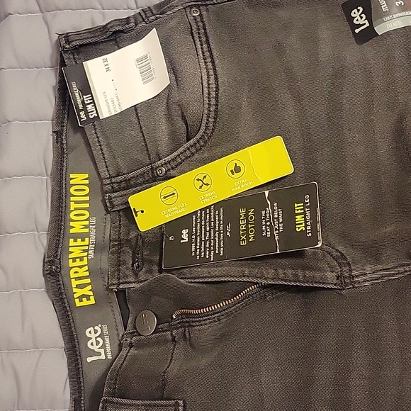 Lee's slim fit, straight leg, black jeans, 34 x 32. NWT - Picture 2 of 6